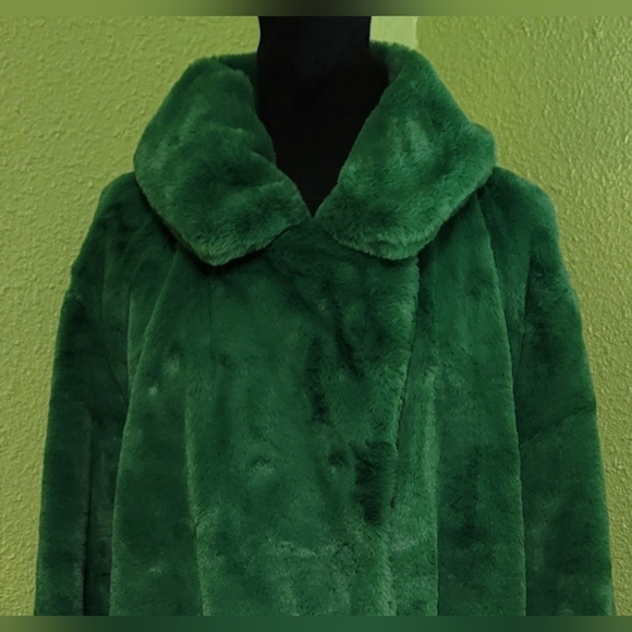 Luxurious Green Plush Faux Fur Coat Sz L - Picture 9 of 12